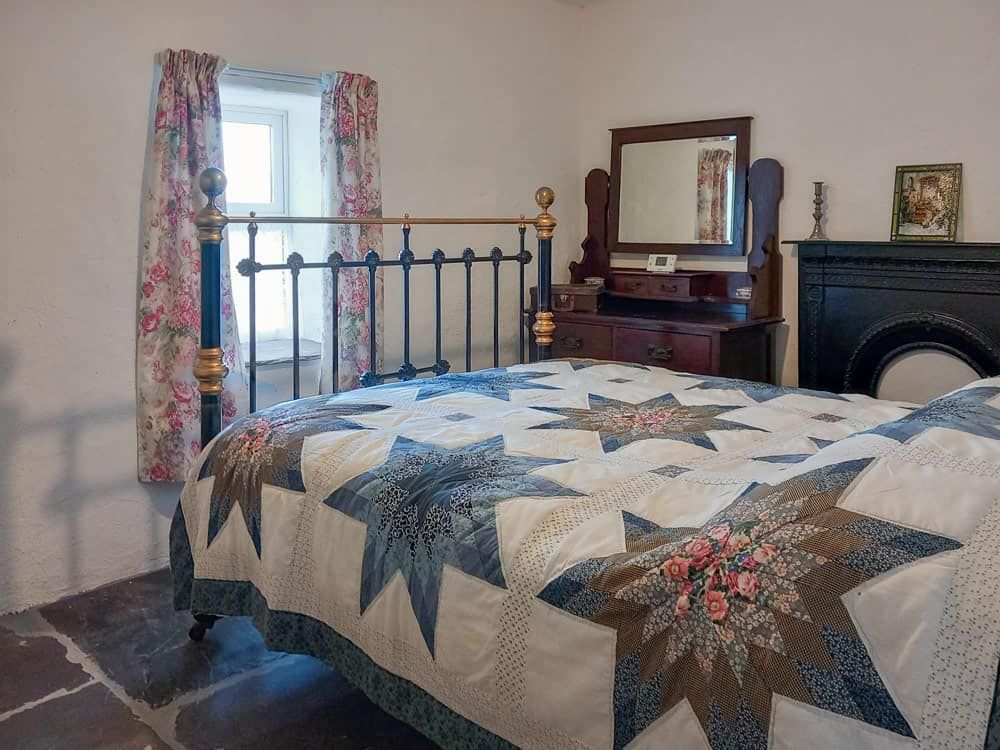 Bedroom 1: Old cast iron Double bed x1